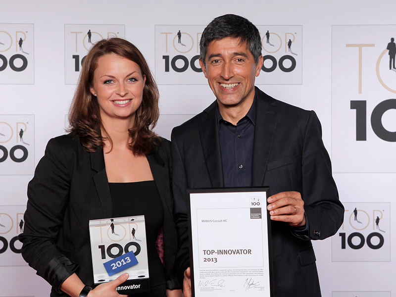 Auszeichnung von Johanna Höpker mit Ranga Yogeshwar für die Top 100